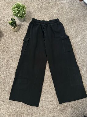 Zara Black Wide Leg Cargo Pants with Drawstring Waist
